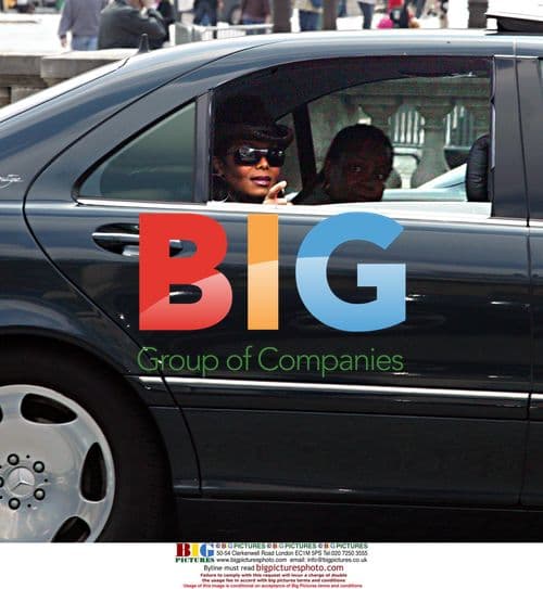 Janet Jackson in Limo, Paris 2004