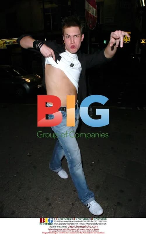Phixx band member Andrew Kinlochan out with girlfriends