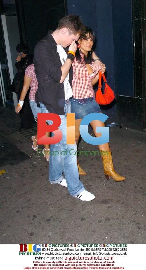Phixx's Andrew Kinlochan Out with Girlfriends
