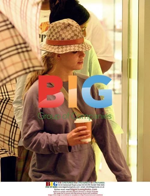 Britney Spears Shopping in Dublin