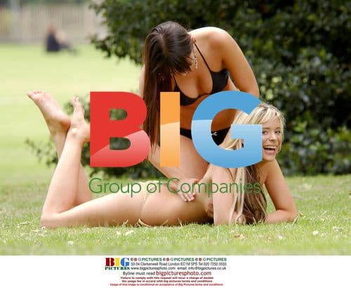 Glamour Models Melissa and Jo in Battersea Park