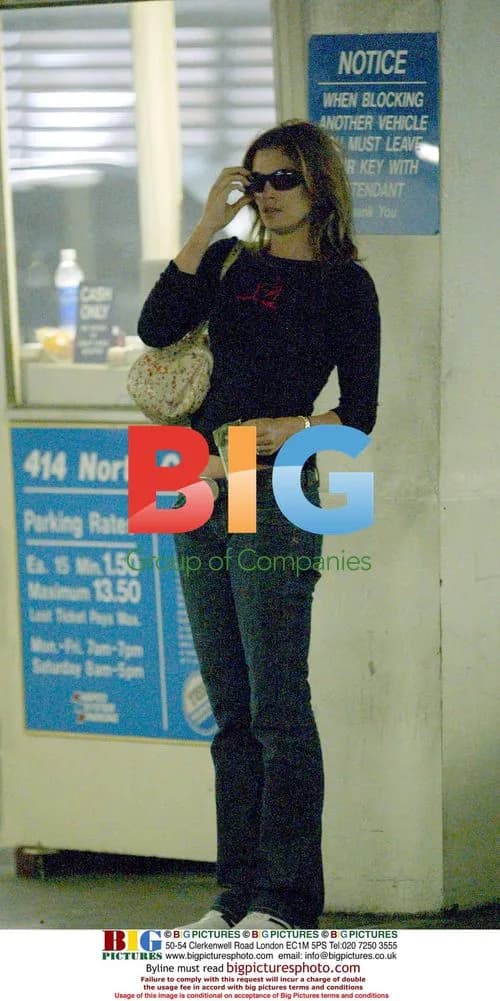 Cindy Crawford Leaving Doctor's Office