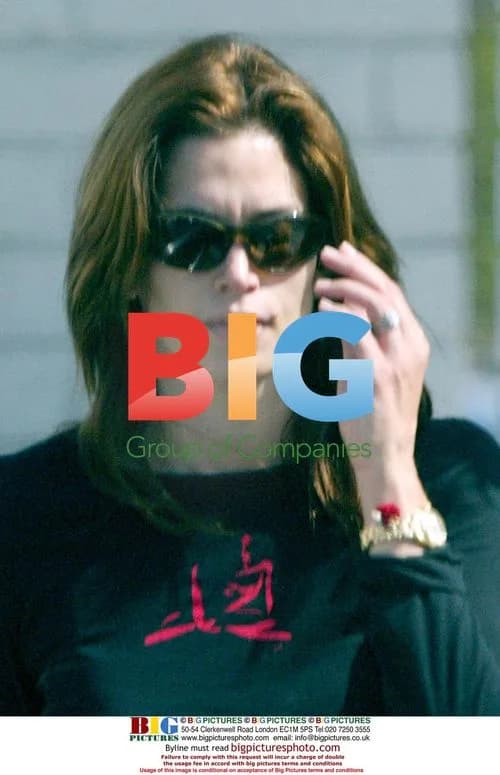 Cindy Crawford Leaves Doctor's Office