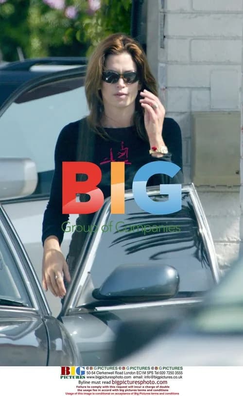 Cindy Crawford Leaving Doctor's Office