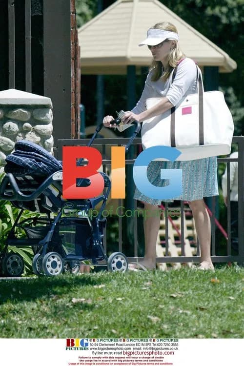Reese Witherspoon and Ryan Phillippe with baby