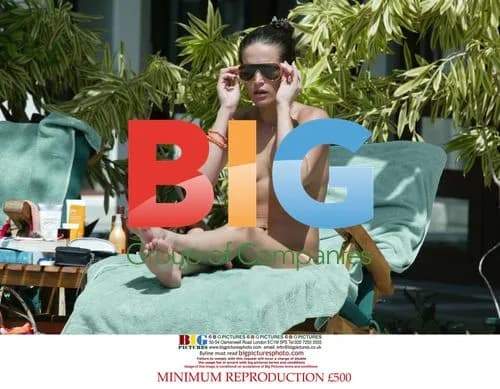 Sophie Anderton Tanning in Mauritius