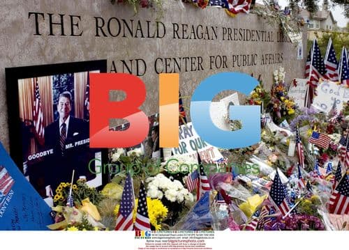 Ronald Reagan casket at library