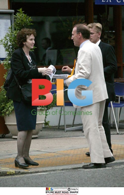 Simon Hughes Campaigning in London