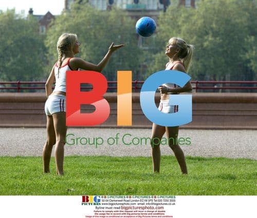 Glamour Models Enjoy Park Day