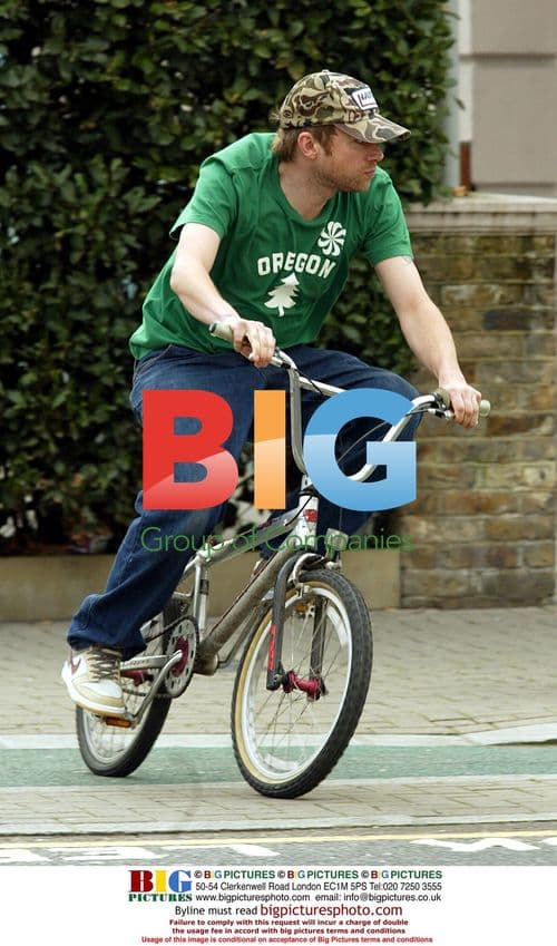 Damon Albarn Cycles in Notting Hill