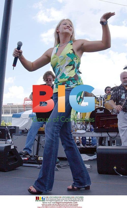 Singer Lila McCann at 2004 CMA Music Festival