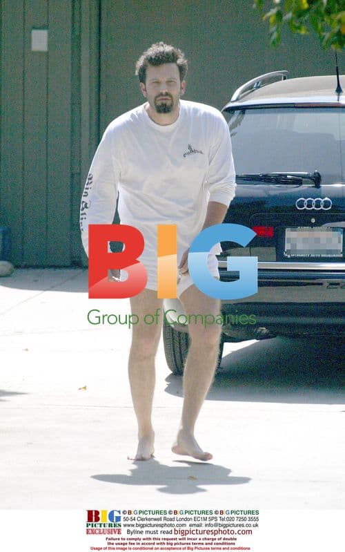 Ben Affleck Leaves Home in Underwear