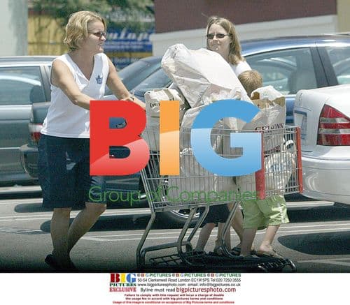 Jodie Foster goes shopping with son Charles