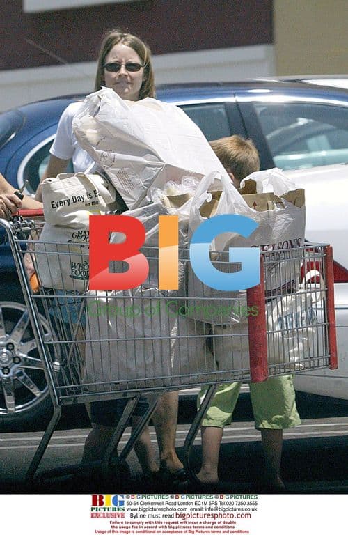 Jodie Foster Shopping With Son Charles