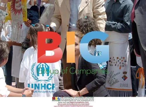 Angelina Jolie Presents Refugee Award