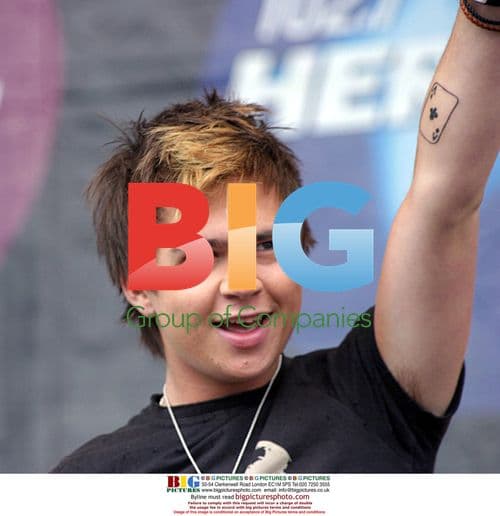 Pop Idol runner-up Sam at Summer XS