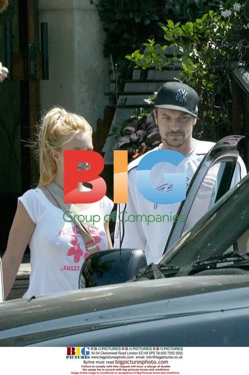 Britney Spears Out After Knee Injury