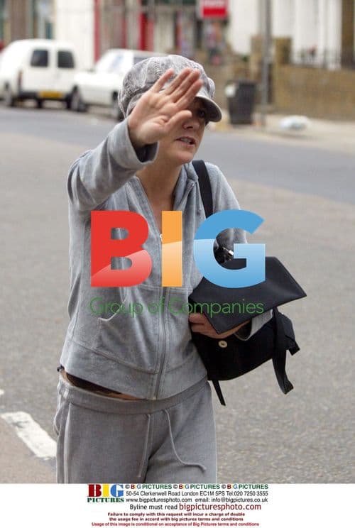 Eastenders Actress Elaine Lordan Visits Liquor Store