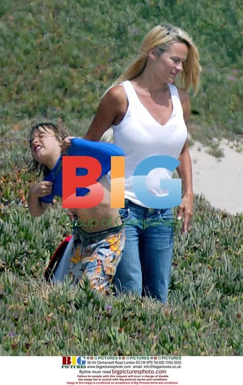Pamela Anderson with Kids at Malibu Beach