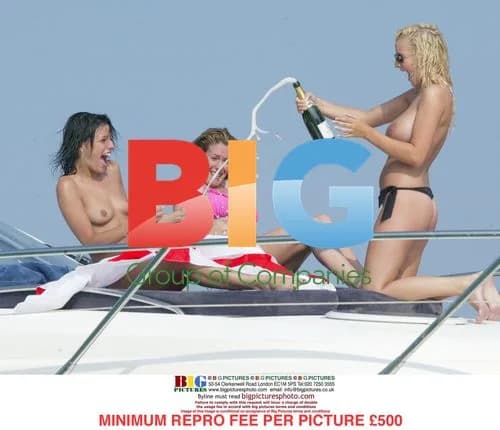 Glamour Models Support England Team