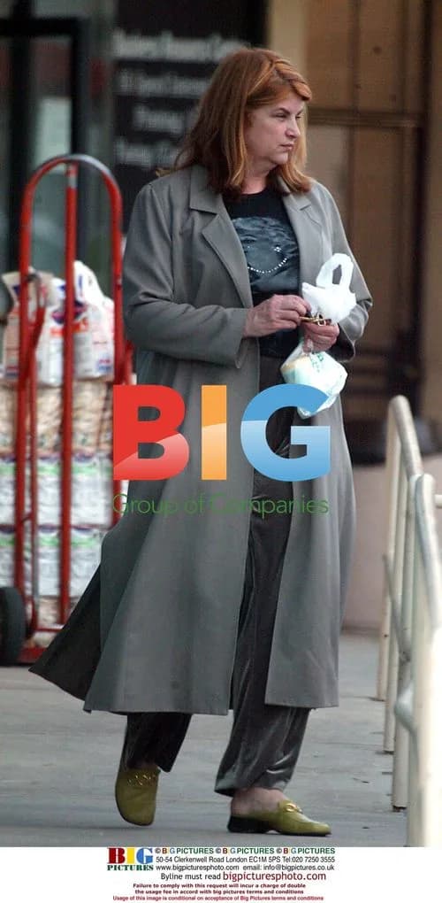 Kirstie Alley Shopping in Hollywood