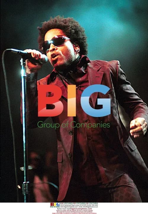 Lenny Kravitz Performs at The Tweeter Center