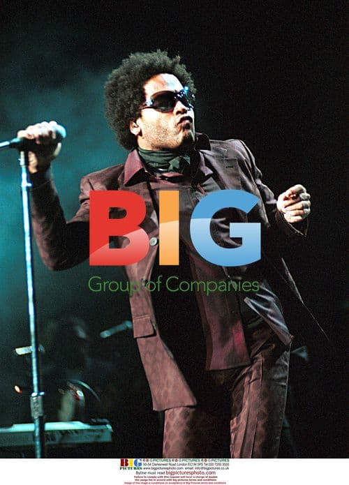 Lenny Kravitz Performs at Tweeter Center