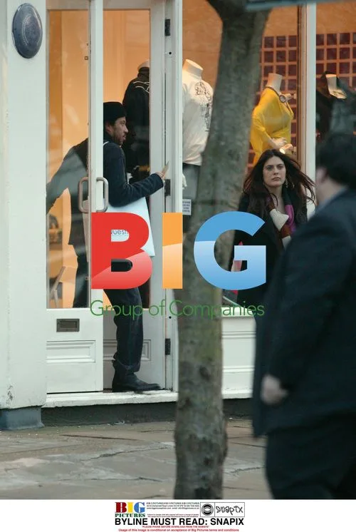 Lionel Ritchie Shopping in London