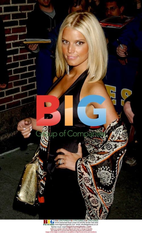 Jessica Simpson arrives and departs Letterman show