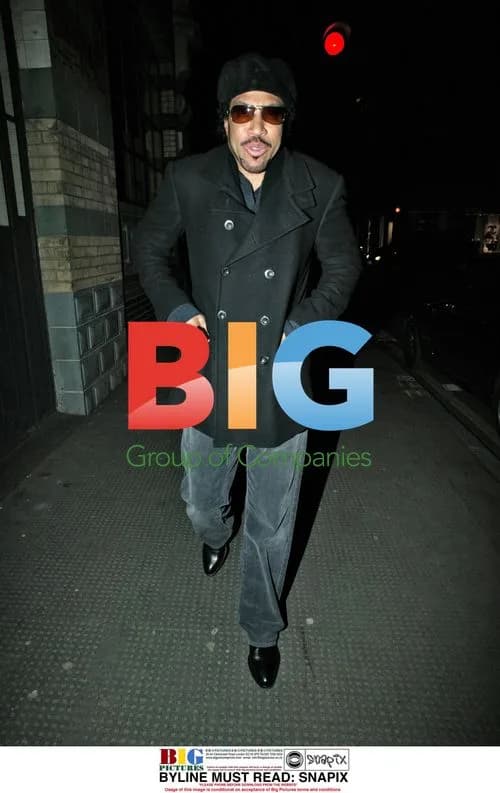 Lionel Richie Shopping in London