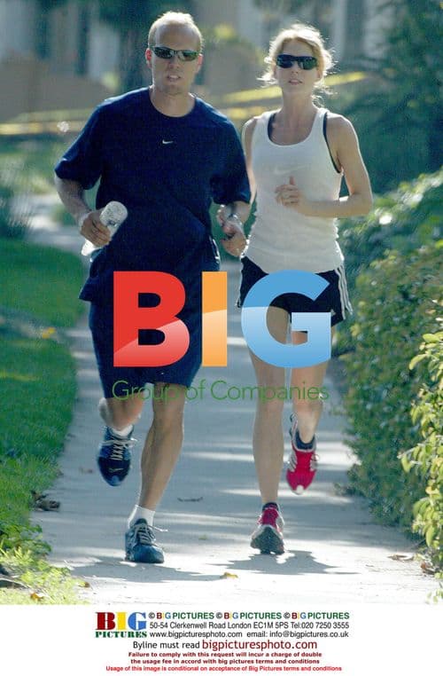 Jenna Elfman Jogging with Friend