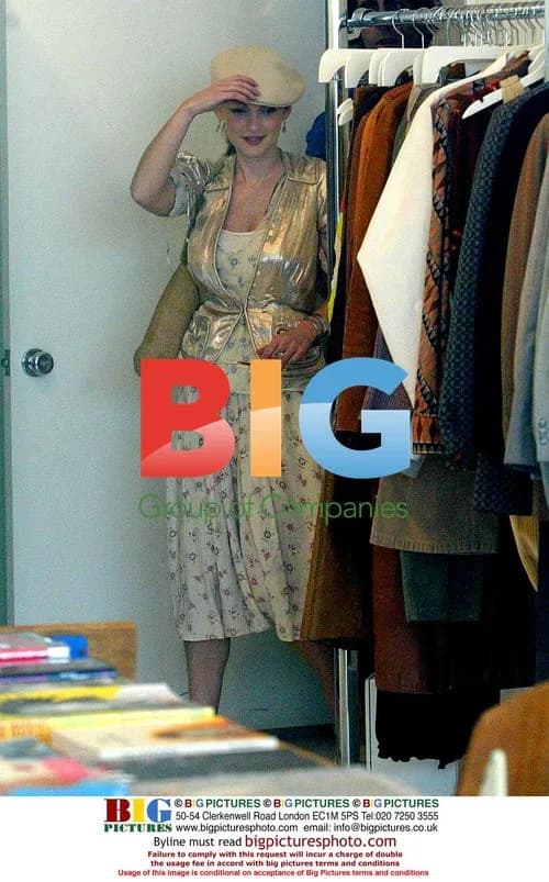 Winona Ryder and Jada Pinkett Shopping