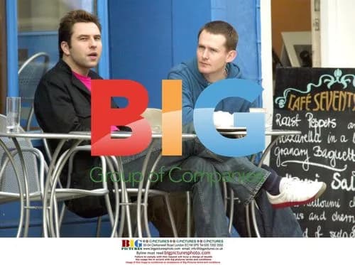 David Walliams of "Little Britain" Relaxing at Cafe