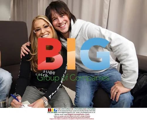 ANASTACIA Meets "Fame Factory" Singers