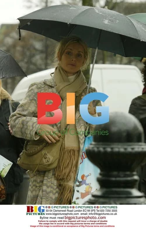 Pregnant Louise Redknapp Shopping in London