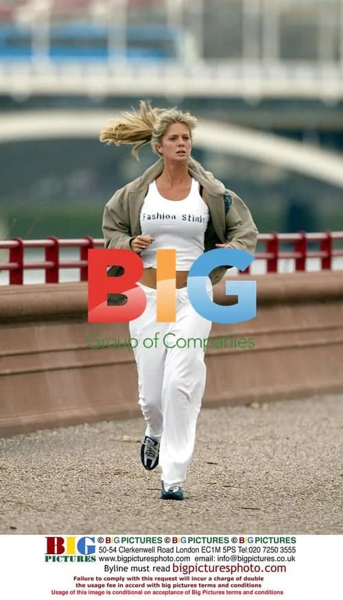 Rachel Hunter Jogging in London Park