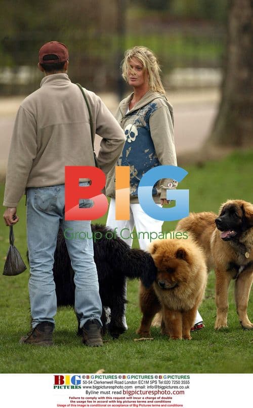 Rachel Hunter jogs in Battersea Park