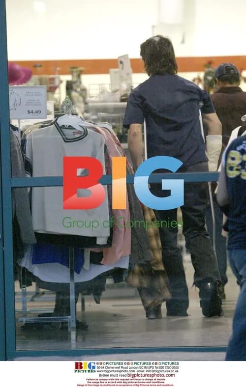 Colin Farrell Goes Bargain Shopping