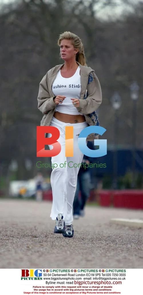 Rachel Hunter Jogs in Battersea Park
