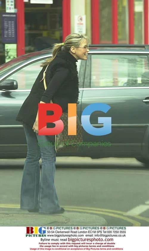 Rachel Stevens goes shopping in London