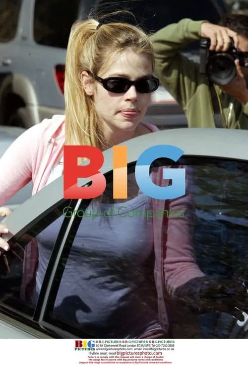 Denise Richards goes shopping with mom after baby