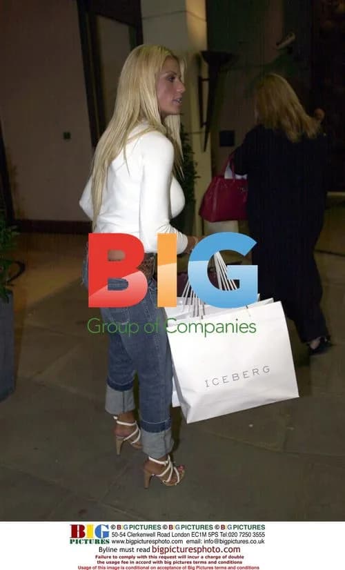 Model Jordan Shopping Trip