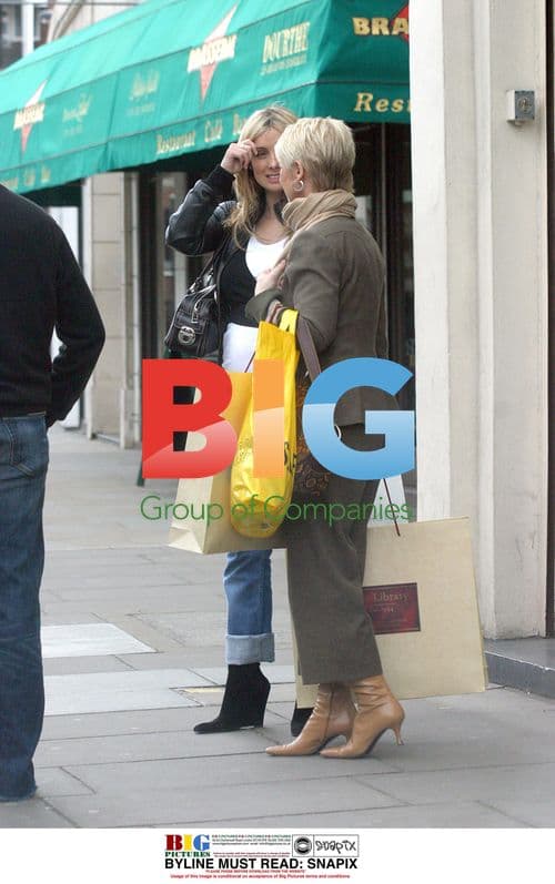 Pregnant Singer Louise Redknapp Shopping