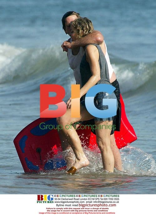 Farrah Fawcett and Ryan O'Neal Rekindle Romance