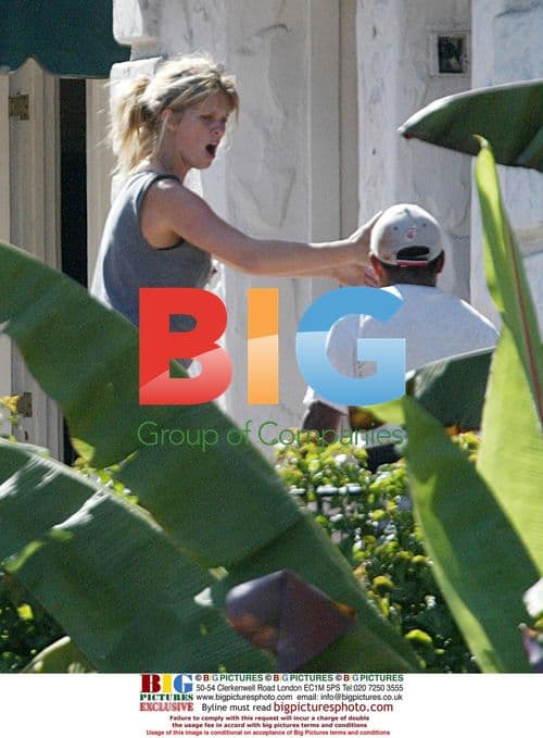 Rachel Hunter moves into new LA home
