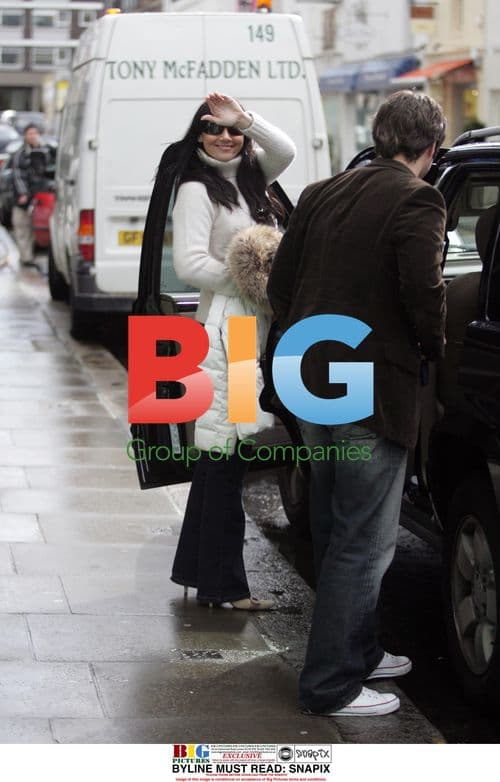 Martine McCutcheon Shopping with Boyfriend