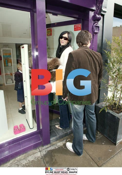 Martine McCutcheon and boyfriend shopping