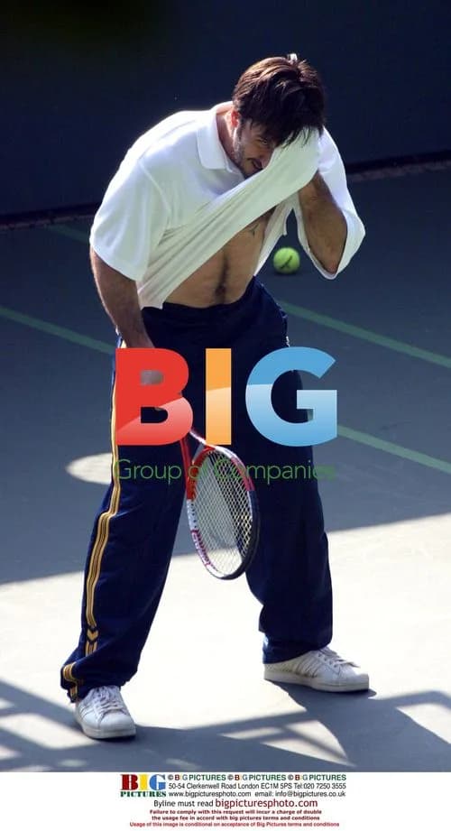David Arquette Struggles in Tennis Lesson