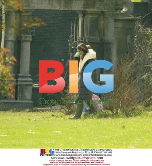 Katie Holmes on Batman film set