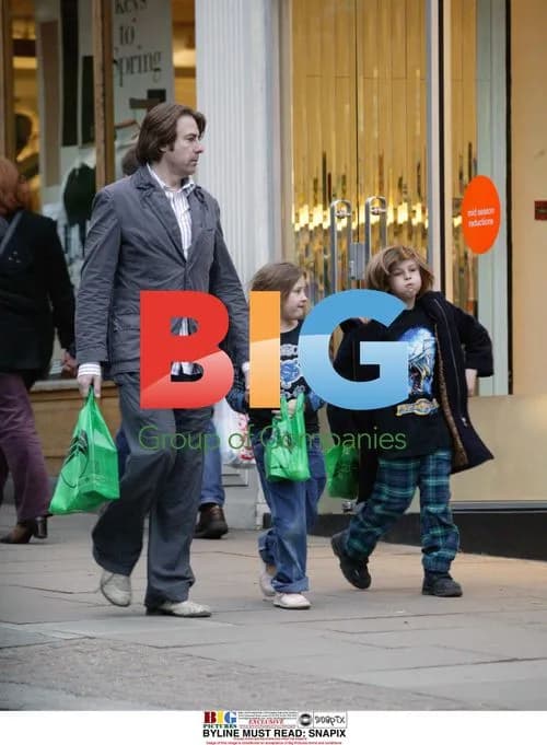 Jonathan Ross & Kids Shopping in London